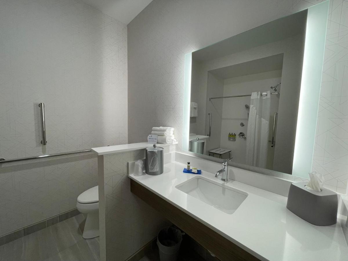 King Room - Mobility Access/Roll in Shower - Non-Smoking at Holiday Inn Express & Suites Ft. Smith Airport by IHG