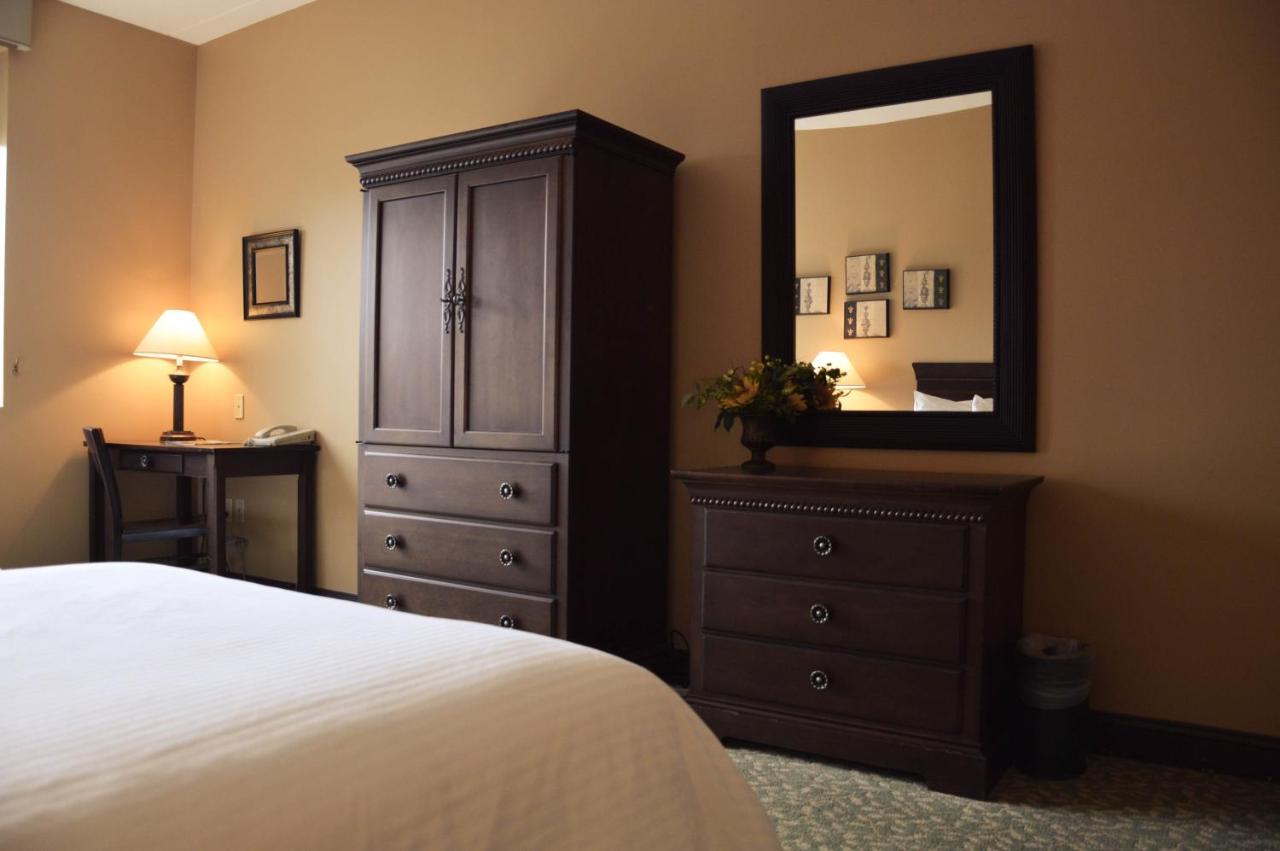  | Belvedere Inn Schenectady - Albany