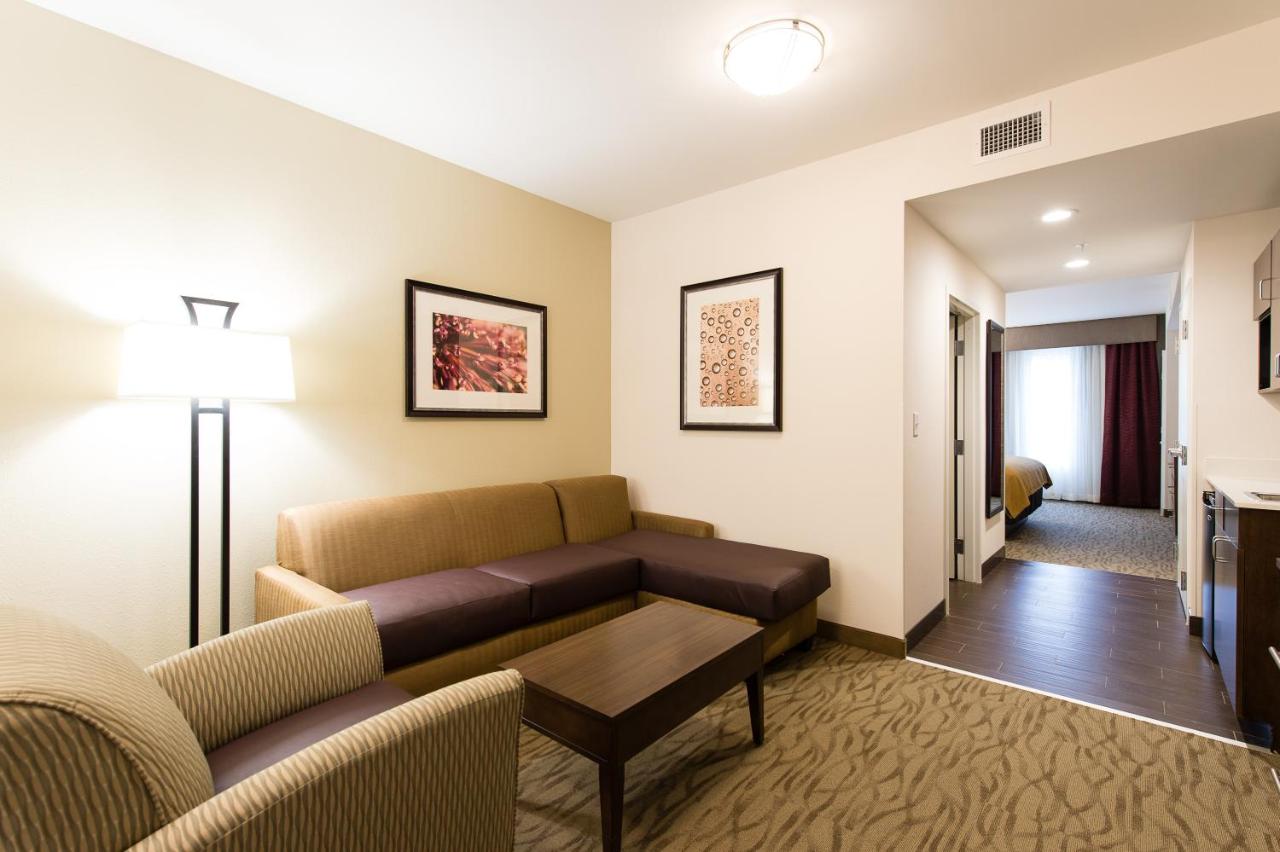 King Suite at Holiday Inn Express & Suites Aiken by IHG