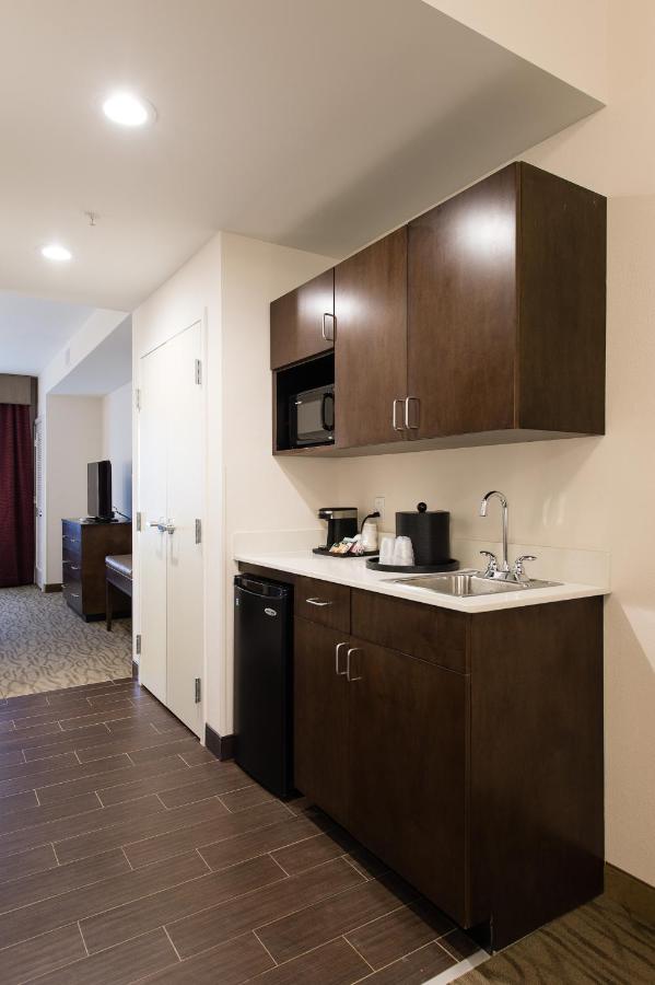 Executive Suite at Holiday Inn Express & Suites Aiken by IHG