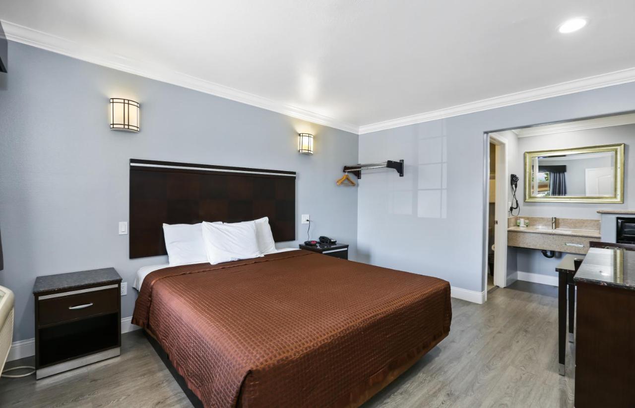 King Room at 3rd Avenue Inn