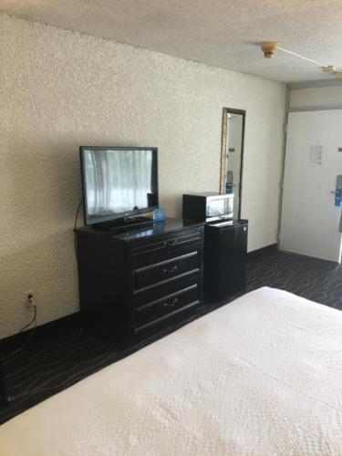 Room #24302067 at Days Inn by Wyndham Stuart