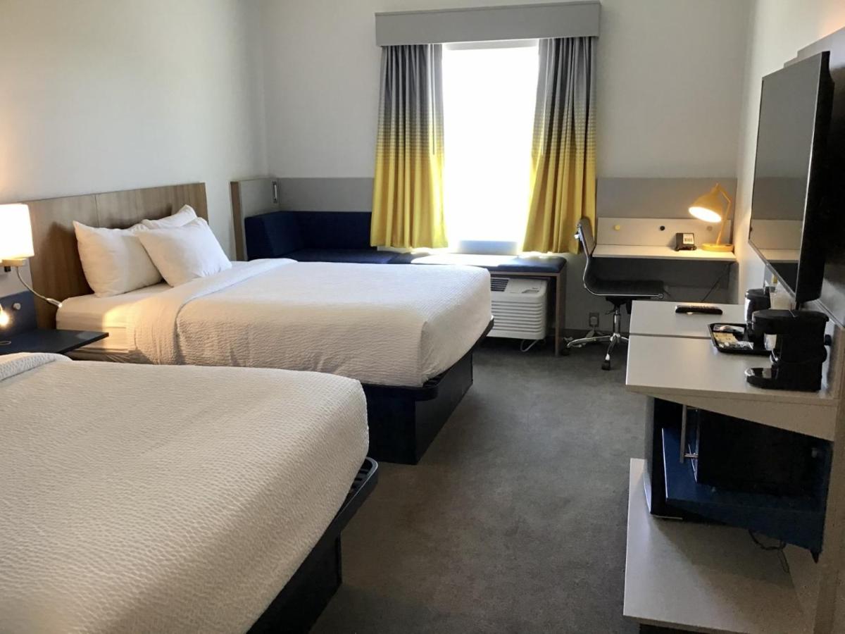 | Microtel Inn & Suites by Wyndham George