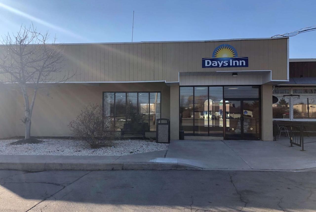 | Days Inn by Wyndham Henrietta/Rochester Area