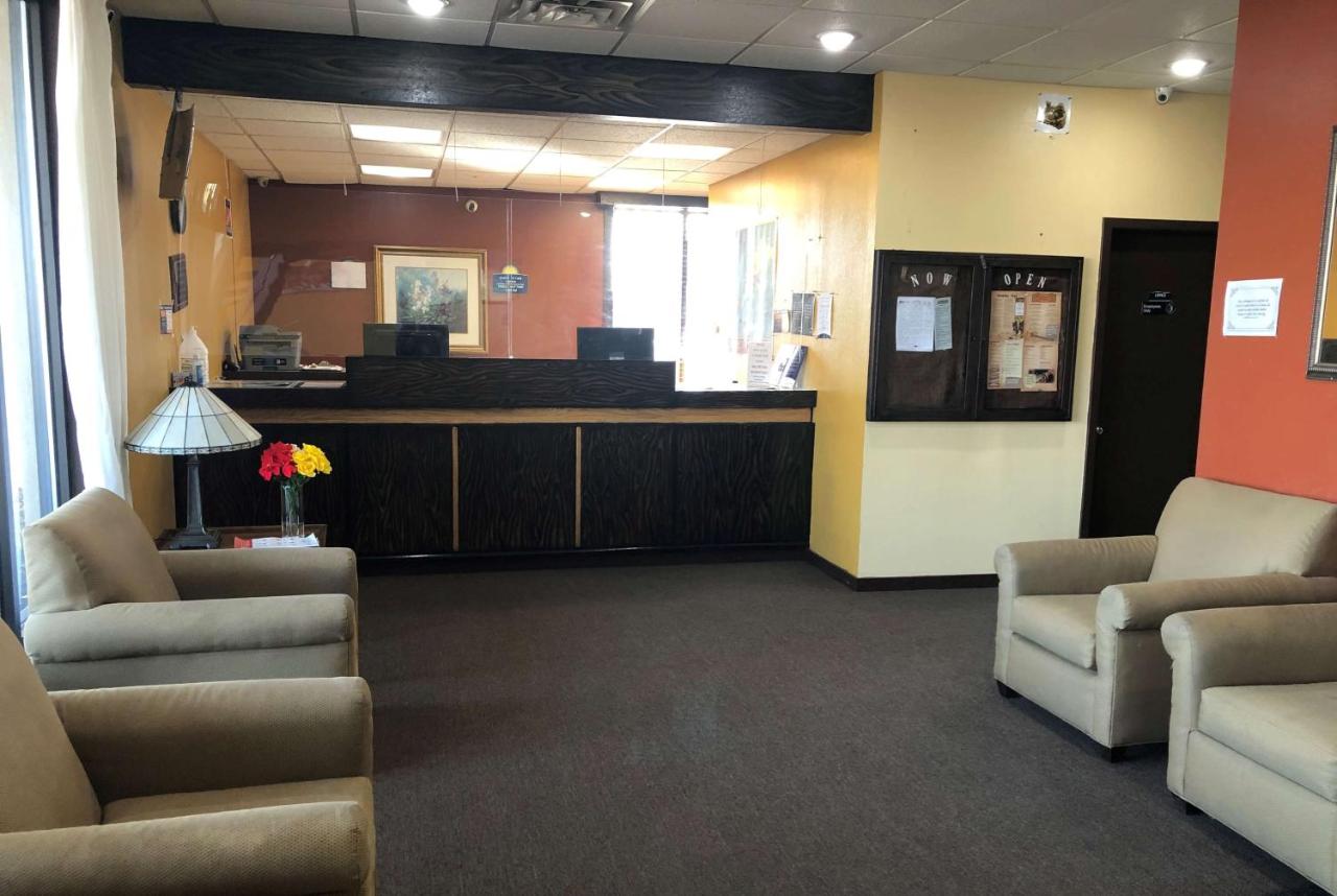 | Days Inn by Wyndham Henrietta/Rochester Area
