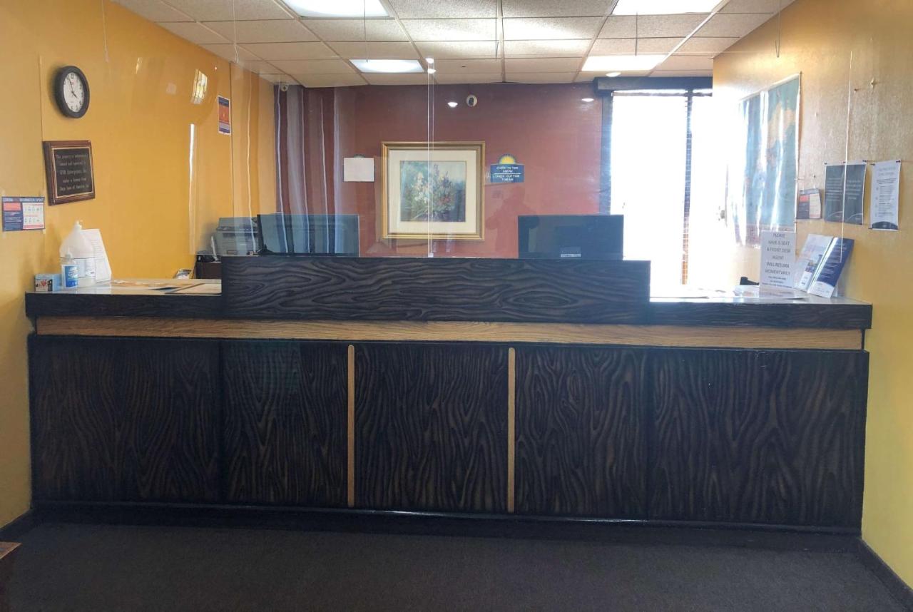 | Days Inn by Wyndham Henrietta/Rochester Area
