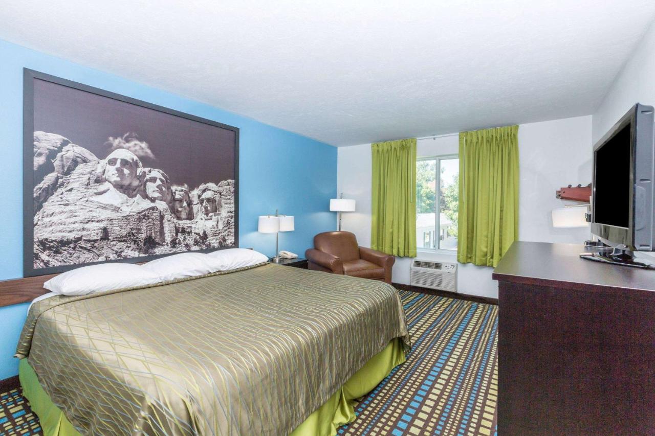 | Super 8 by Wyndham North Sioux City