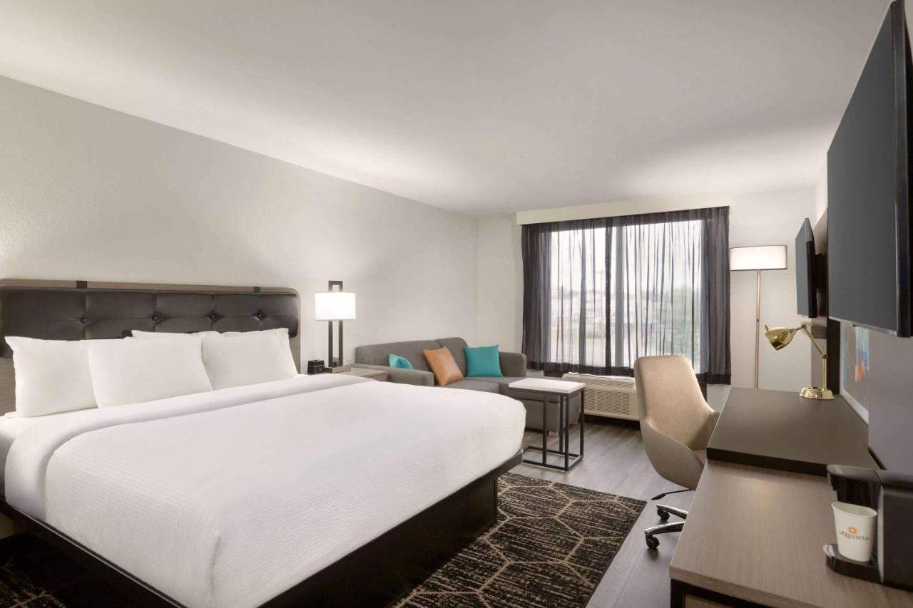 Deluxe 1 King Bed with Sofa Bed, Upper Floor, Non-Smoking at La Quinta Inn & Suites by Wyndham Dothan