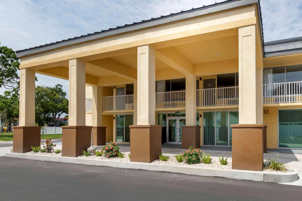 | Quality Inn Saint Petersburg North-Tampa Bay