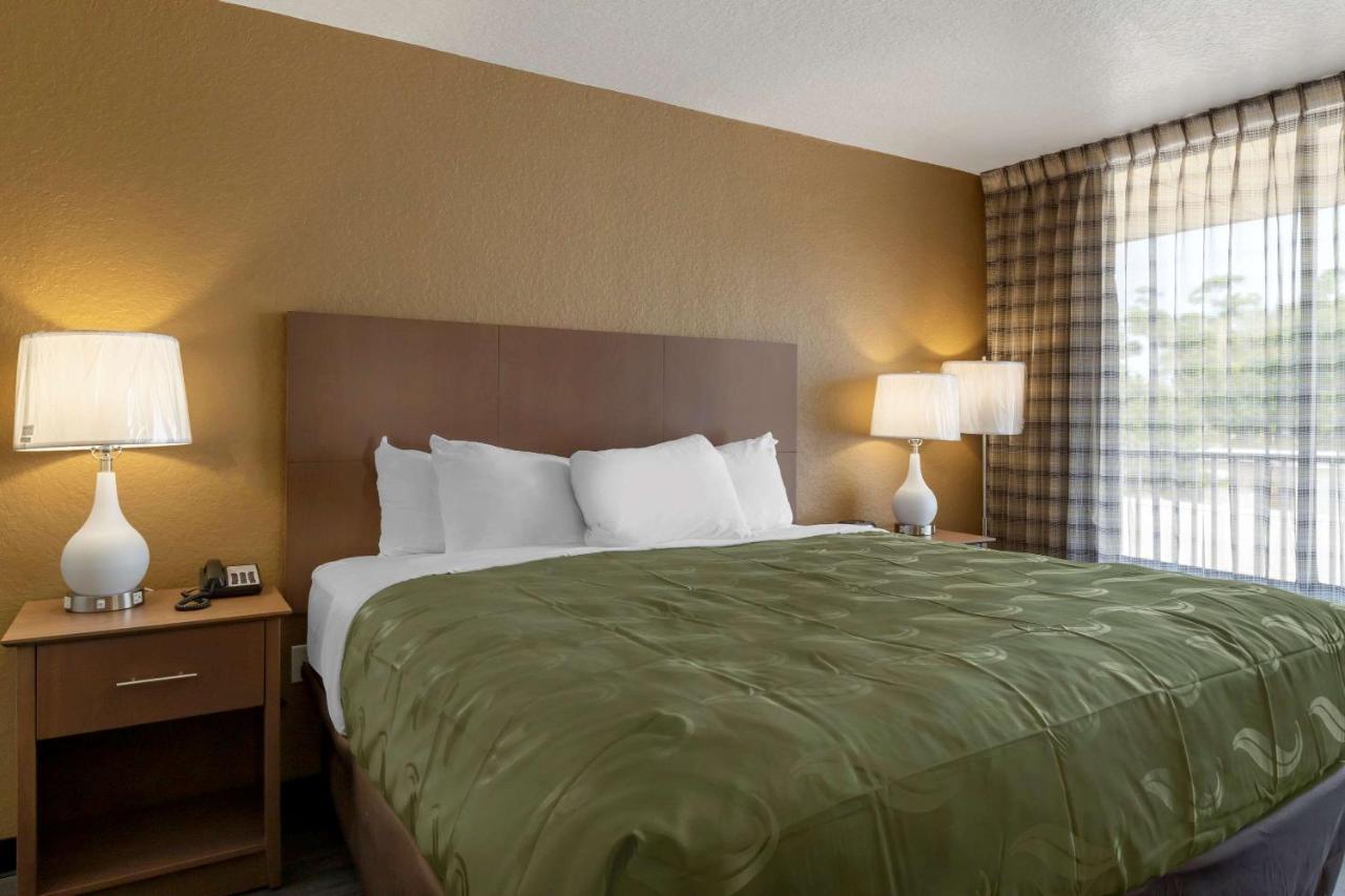 | Quality Inn Saint Petersburg North-Tampa Bay