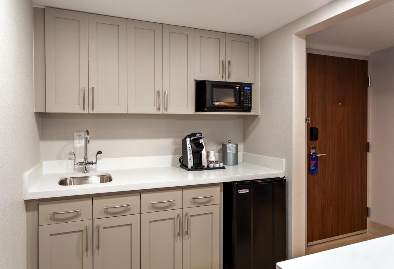 One-Bedroom King Suite - Non-Smoking at Holiday Inn Express Tampa-Brandon by IHG