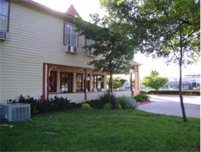 | Fredericksburg Hill Country Hotel