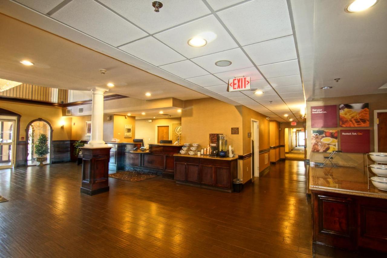 | Comfort Suites Near University