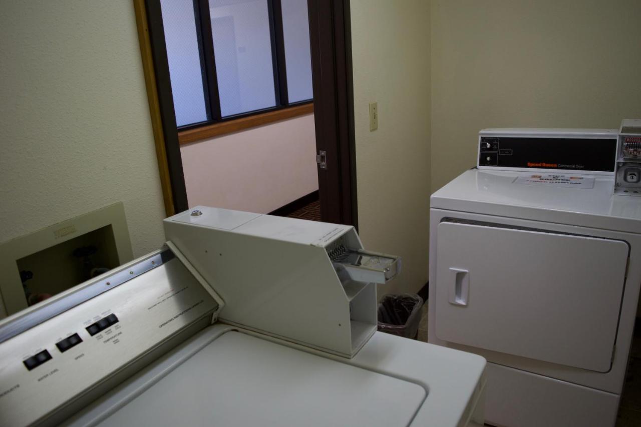 | AmeriVu Inn and Suites Shawano WI