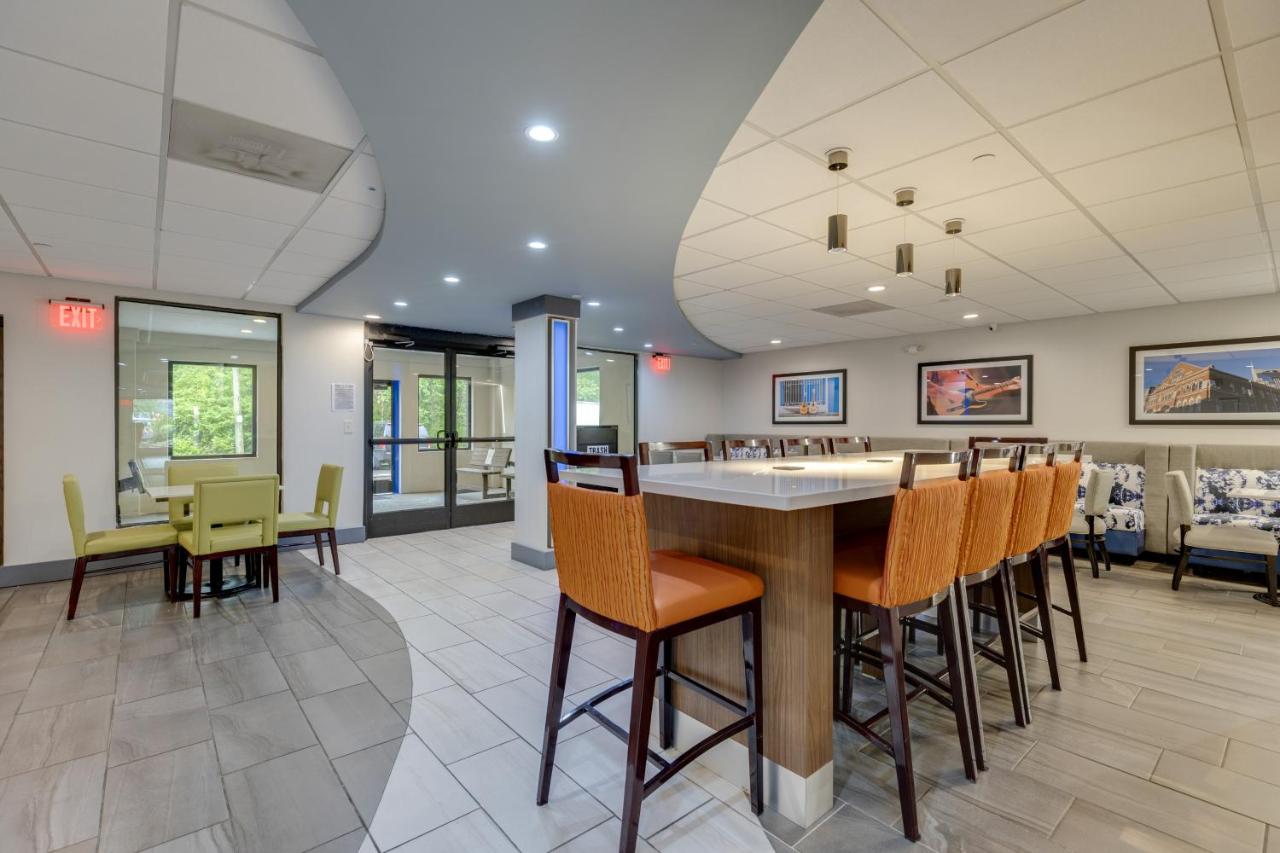 | Alexis Inn and Suites Hotel