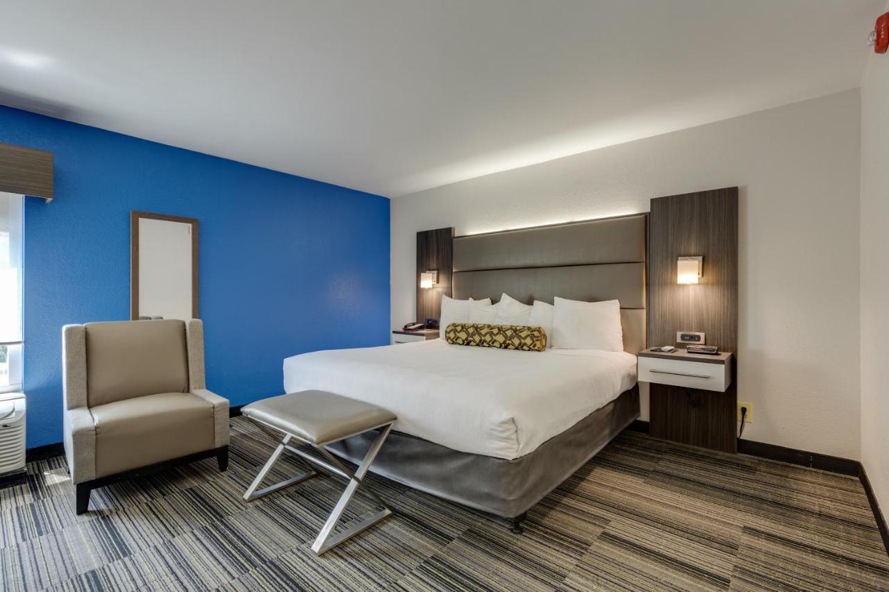 | Alexis Inn and Suites Hotel