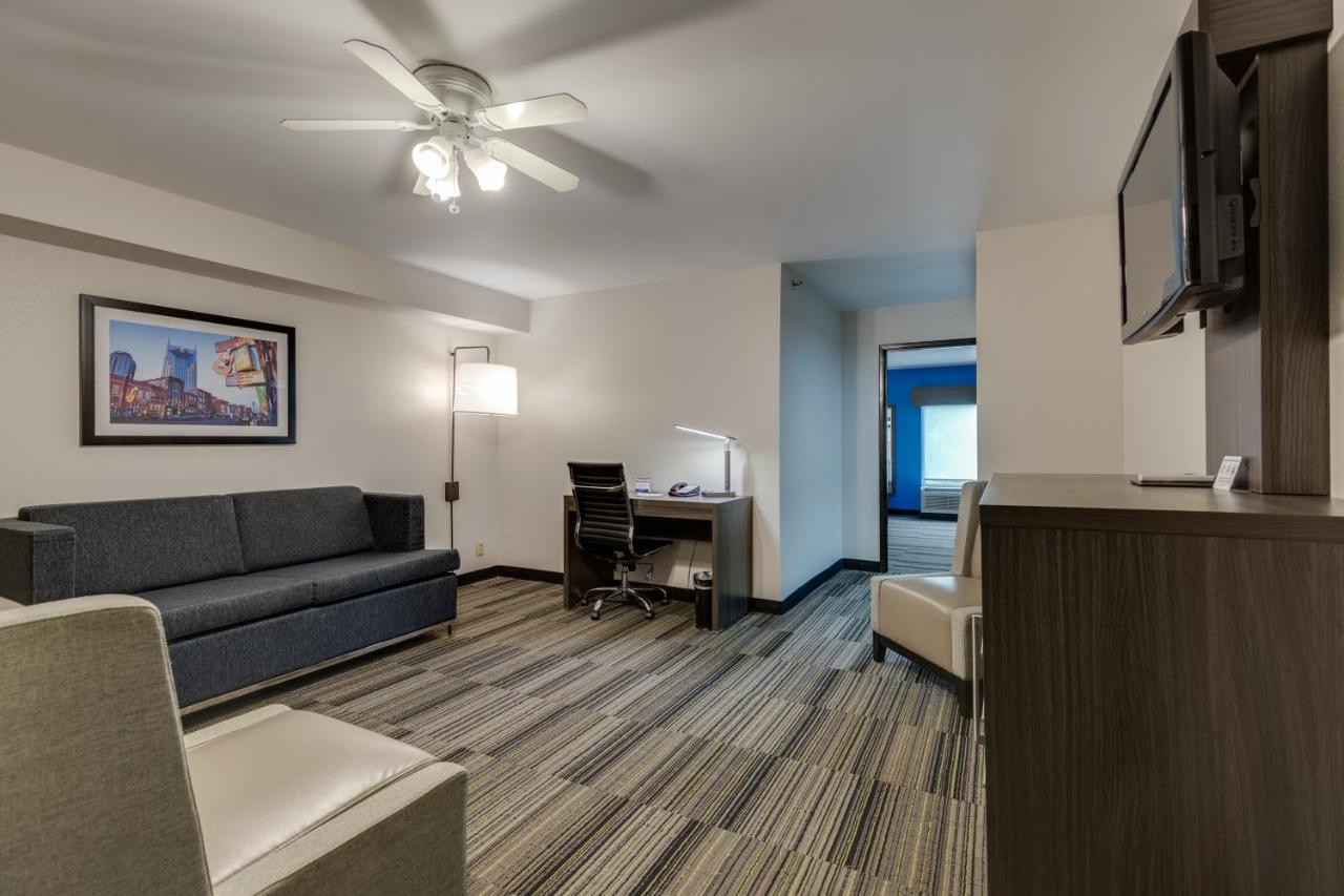 | Alexis Inn and Suites Hotel