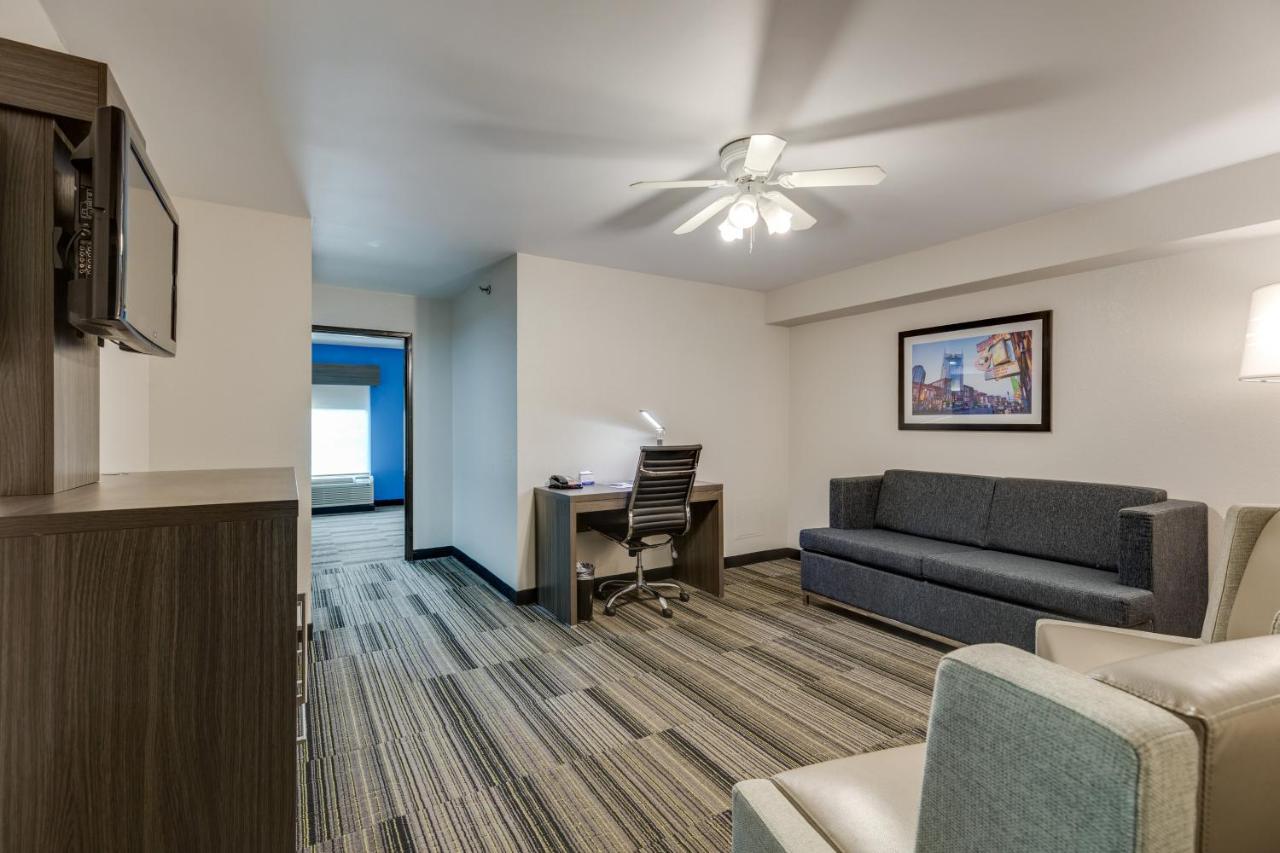 | Alexis Inn and Suites Hotel