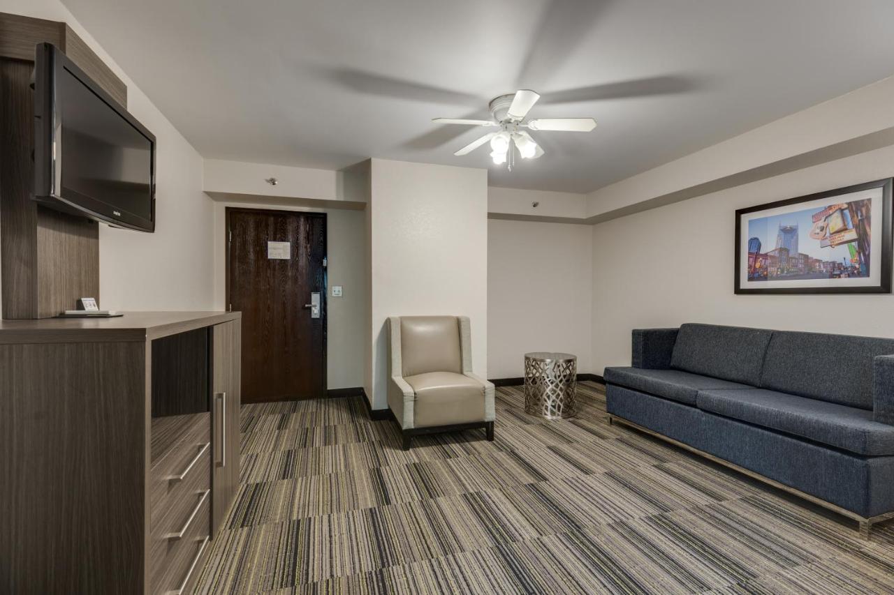 | Alexis Inn and Suites Hotel