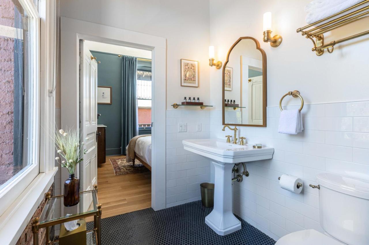 Deluxe Queen Room at National Exchange Hotel