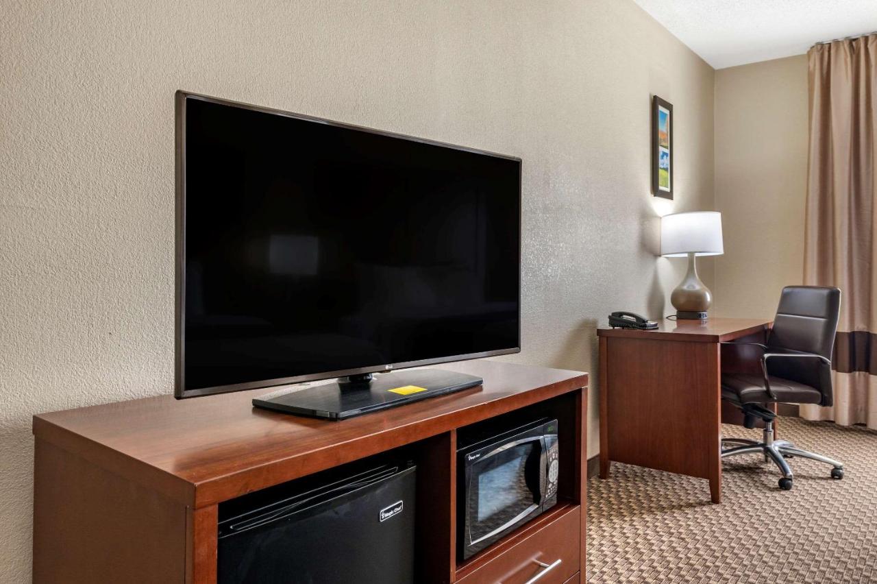 Queen Room with Two Queen Beds - Non-Smoking at Comfort Inn Near Kokomo Speedway