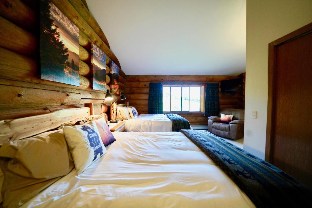 | Flat Fish Lodge B&B and Event Center
