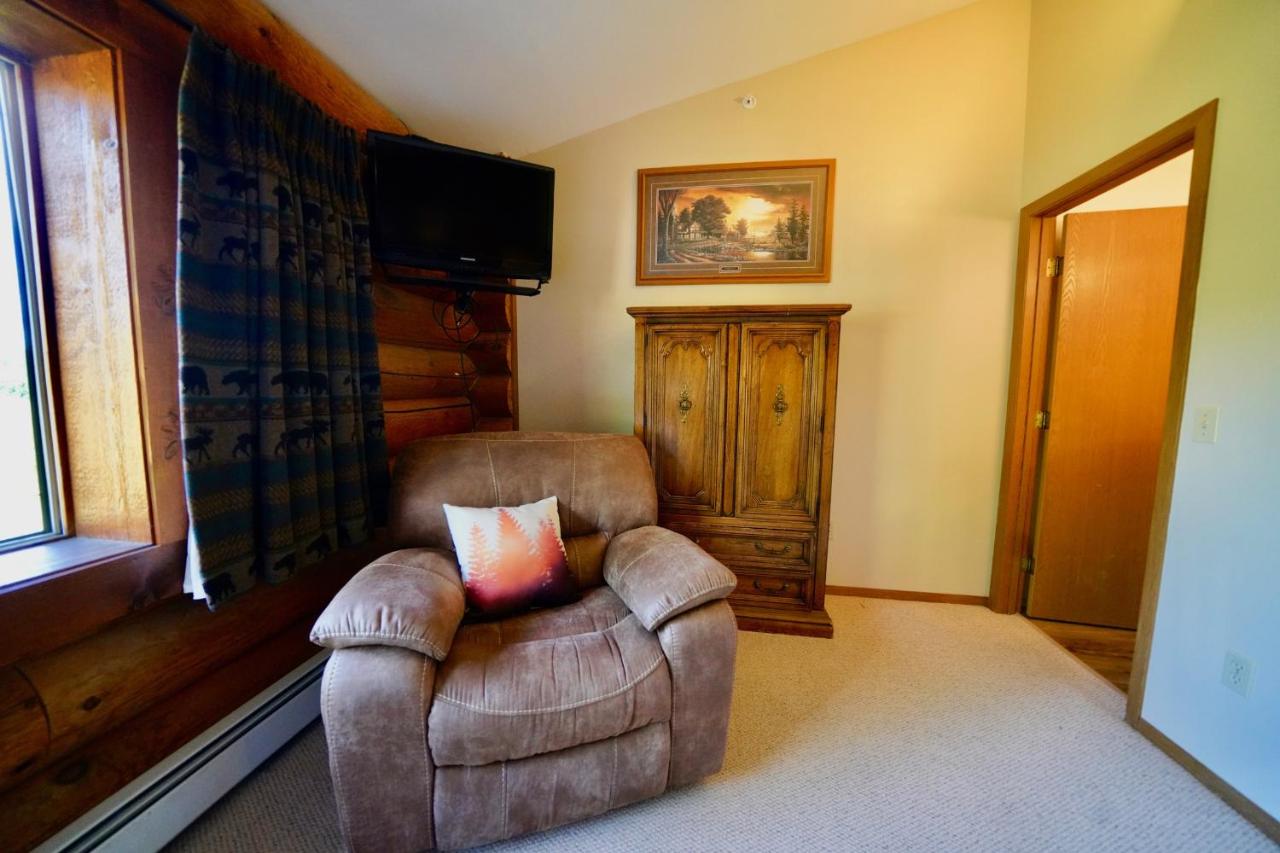 | Flat Fish Lodge B&B and Event Center