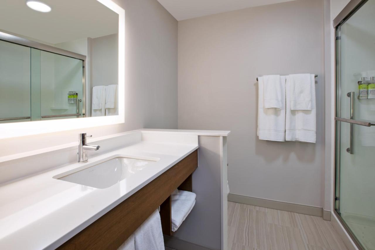 Premium Room at Holiday Inn Express & Suites Wooster by IHG