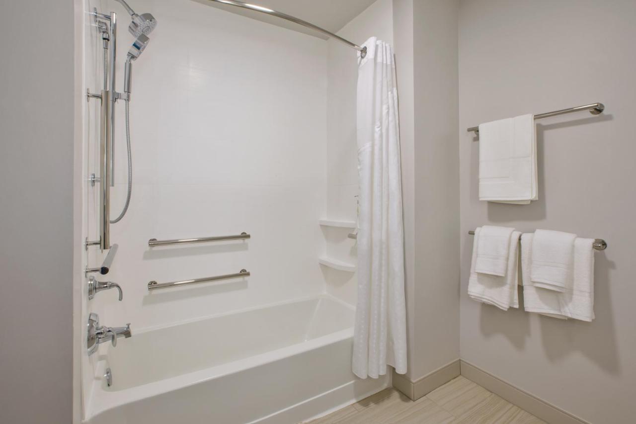 King Room - Mobility Accessible/Non-Smoking at Holiday Inn Express & Suites Wooster by IHG