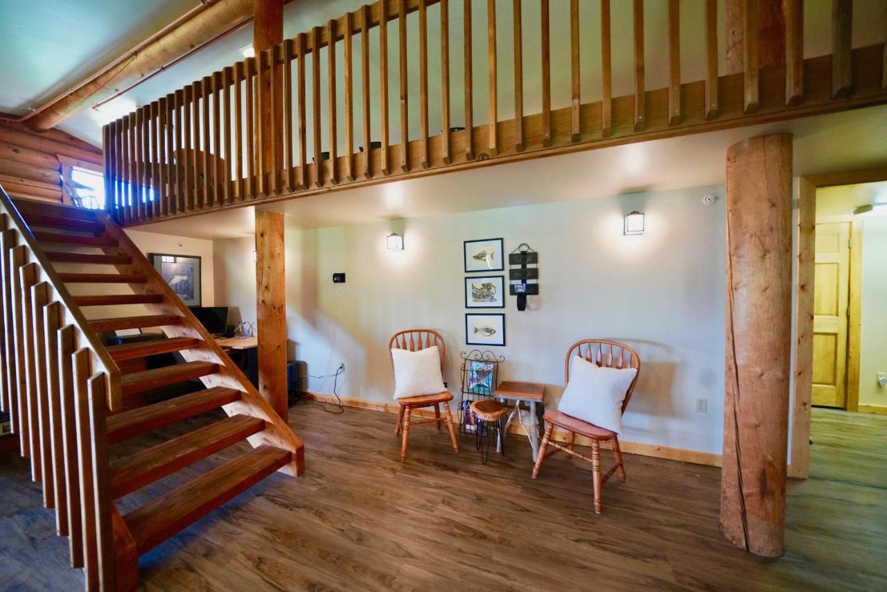 | Flat Fish Lodge B&B and Event Center