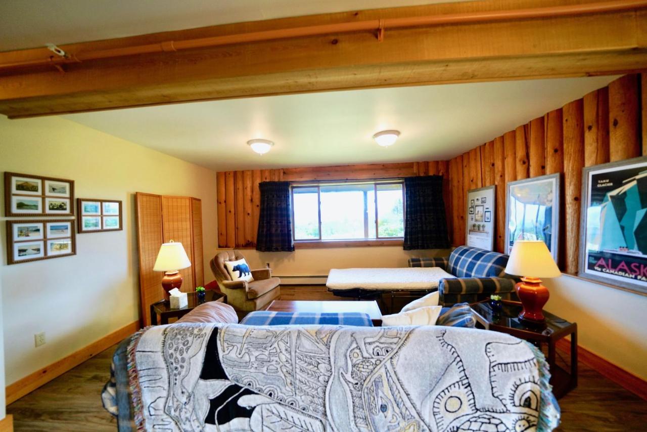 | Flat Fish Lodge B&B and Event Center