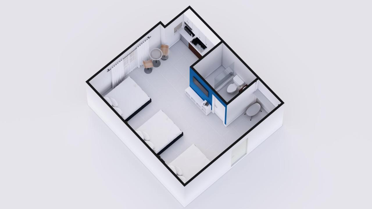 Deluxe Triple Studio with Kitchen at Hotel Belleza