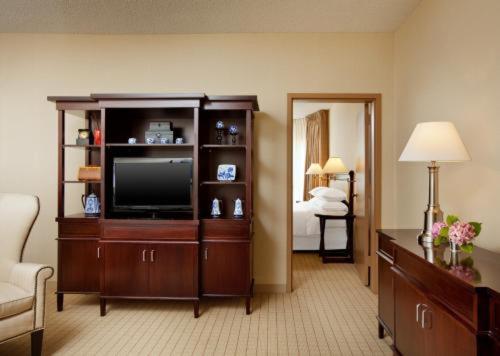 Room #29731062 at Anaheim Majestic Garden Hotel