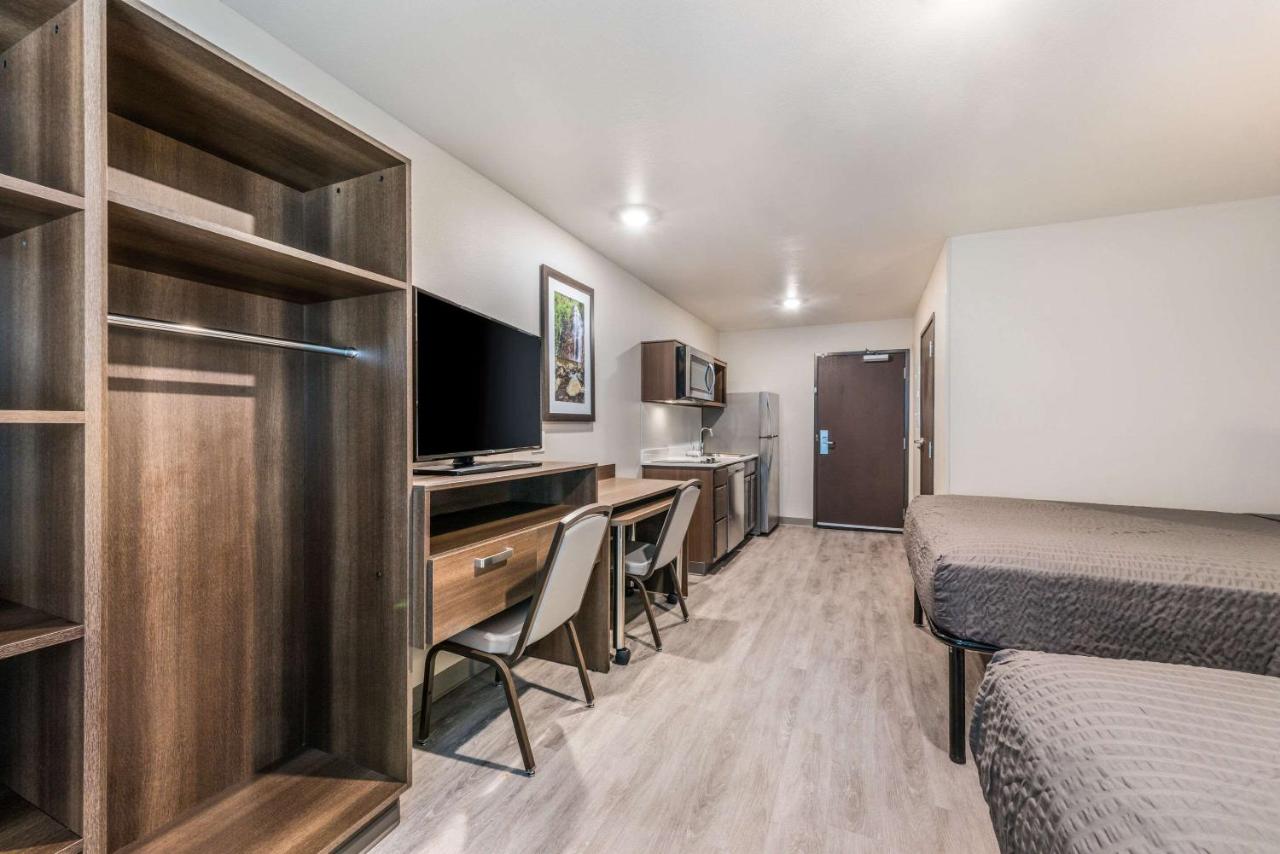 Standard Queen Room with Two Queen Beds - Non-Smoking at WoodSpring Suites Linden