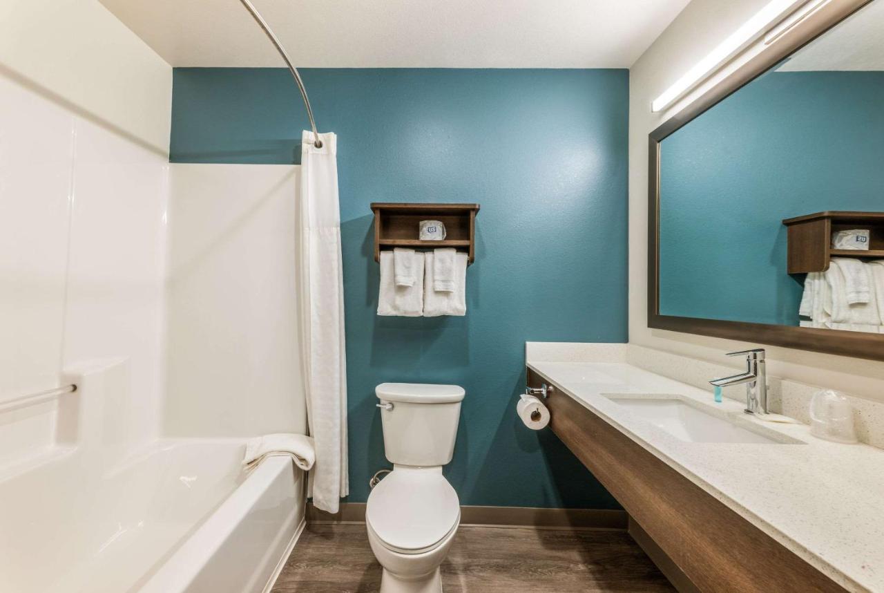 Standard King Room - Non-Smoking at WoodSpring Suites Linden