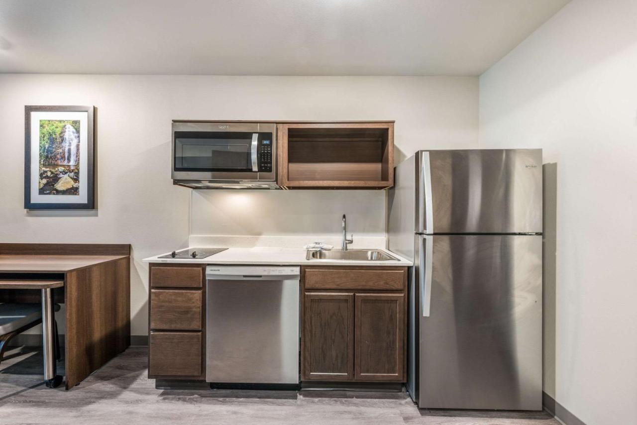 Standard King Room - Non-Smoking at WoodSpring Suites Linden