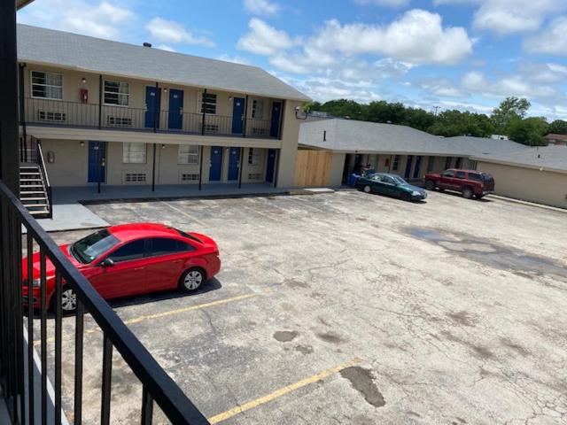 | Texas Inn Seguin
