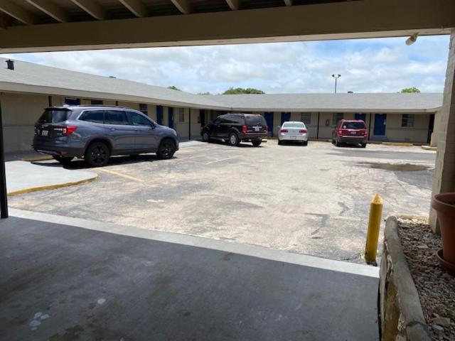 | Texas Inn Seguin