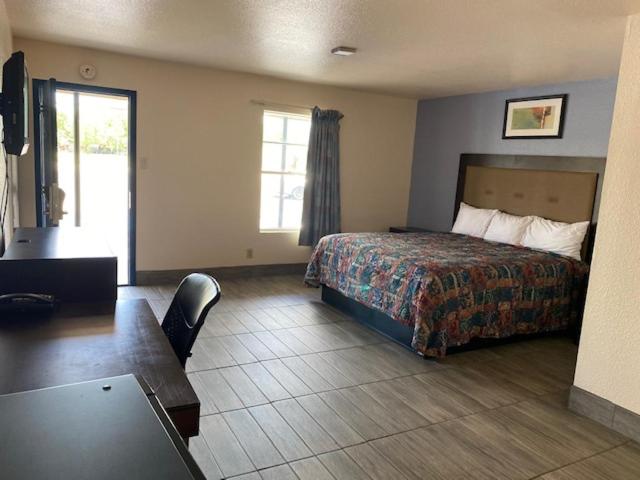 | Texas Inn Seguin