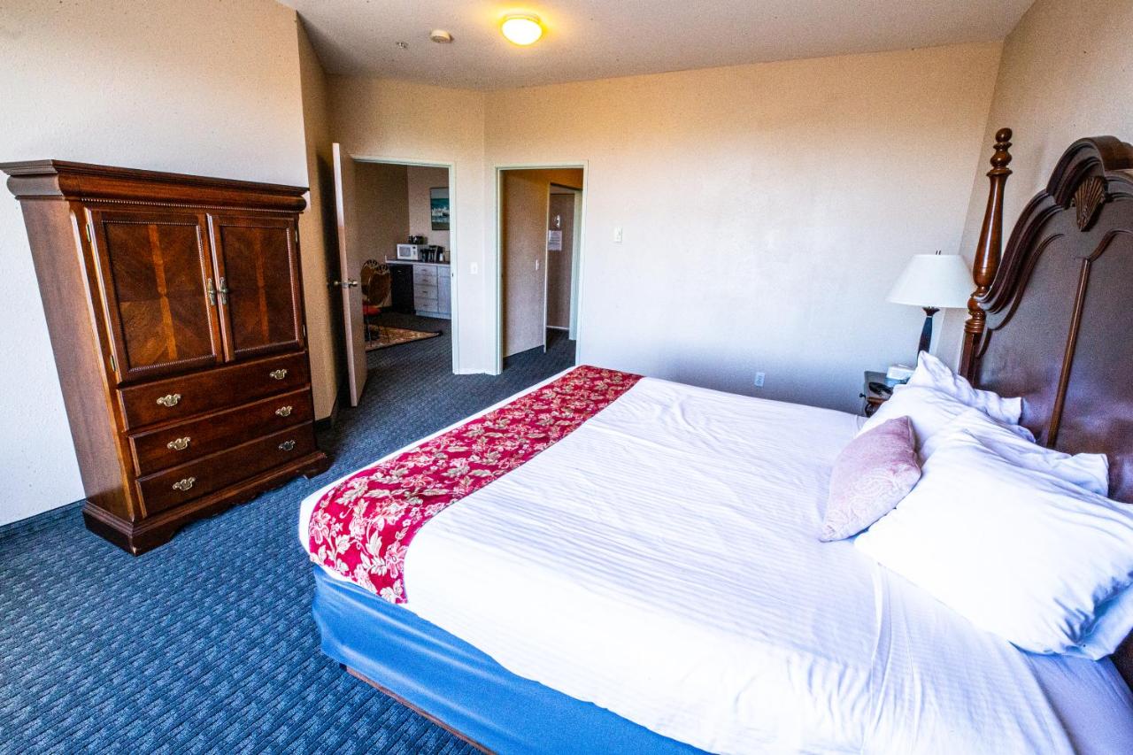  | MorningGlory Hotel, Resort & Suites
