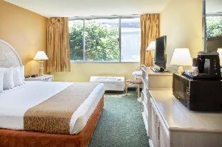 Room #4844834 at Airport Honolulu Hotel, Trademark Collection by Wyndham