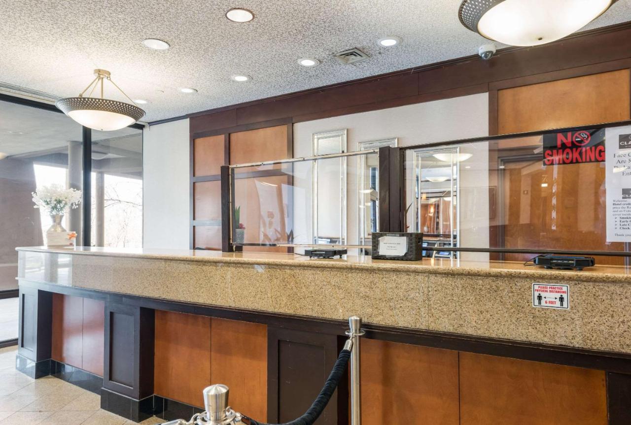 | Clarion Hotel & Suites Mount Laurel
