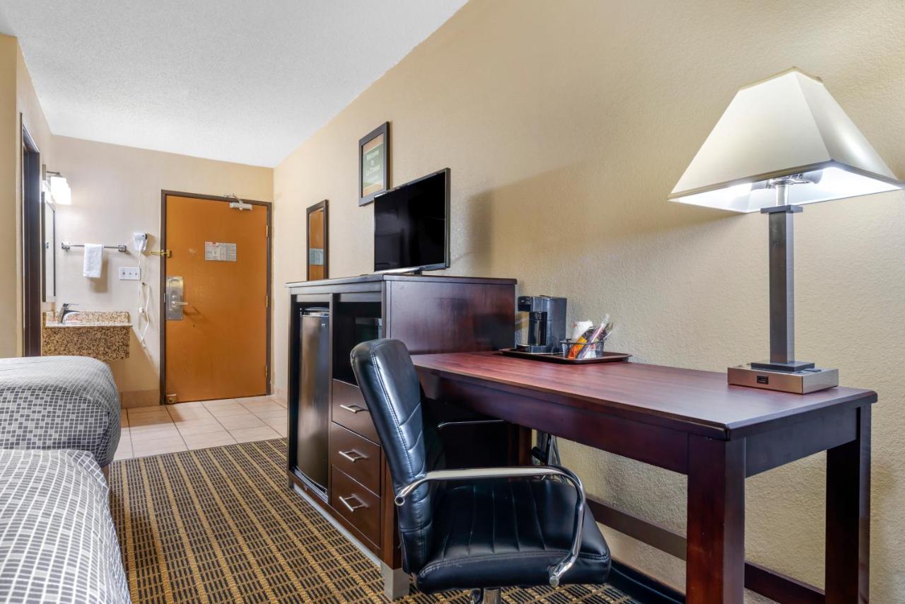 Double Room with Two Double Beds - Non-Smoking at Econo Lodge La Crosse North