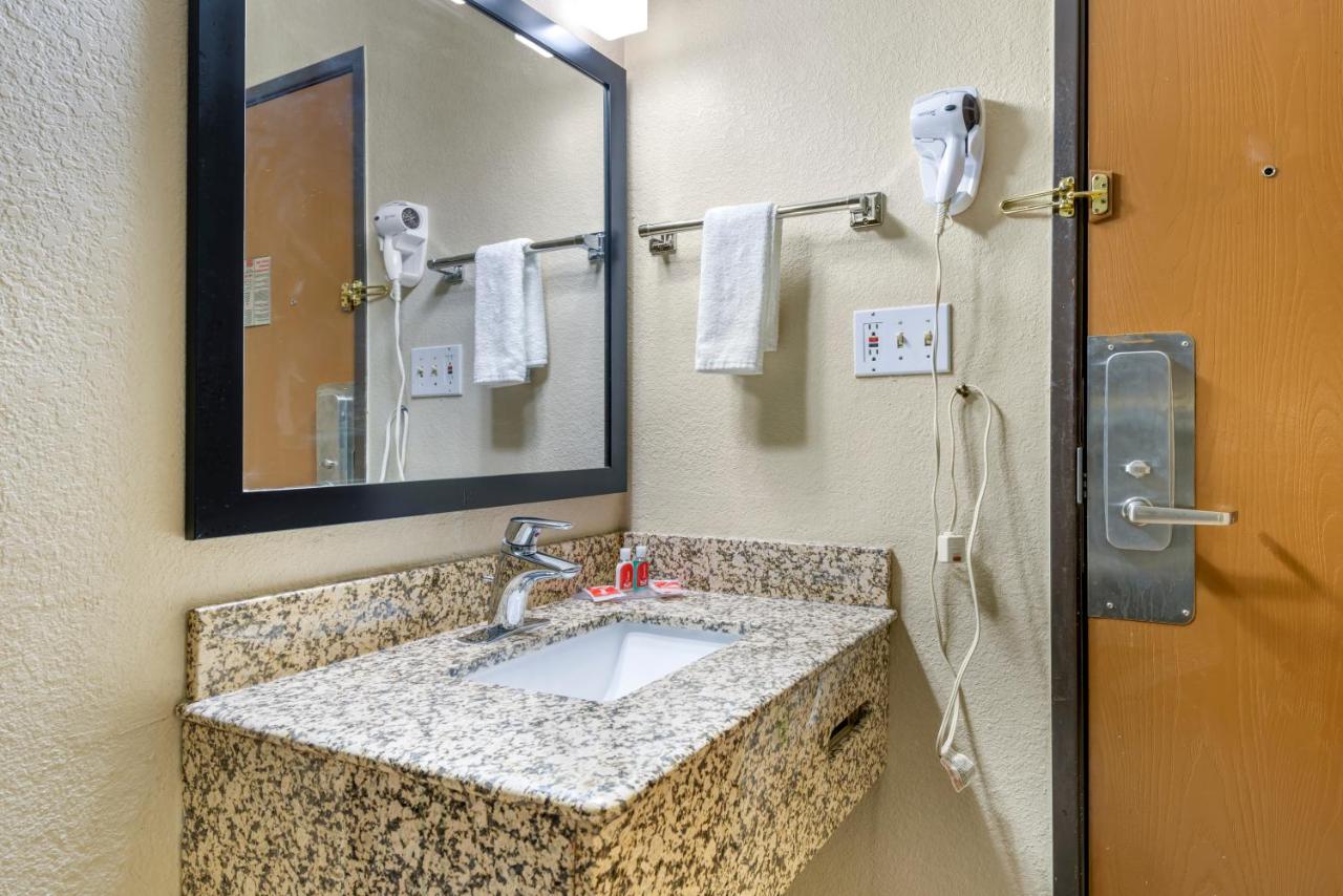 Double Room with Two Double Beds - Non-Smoking at Econo Lodge La Crosse North