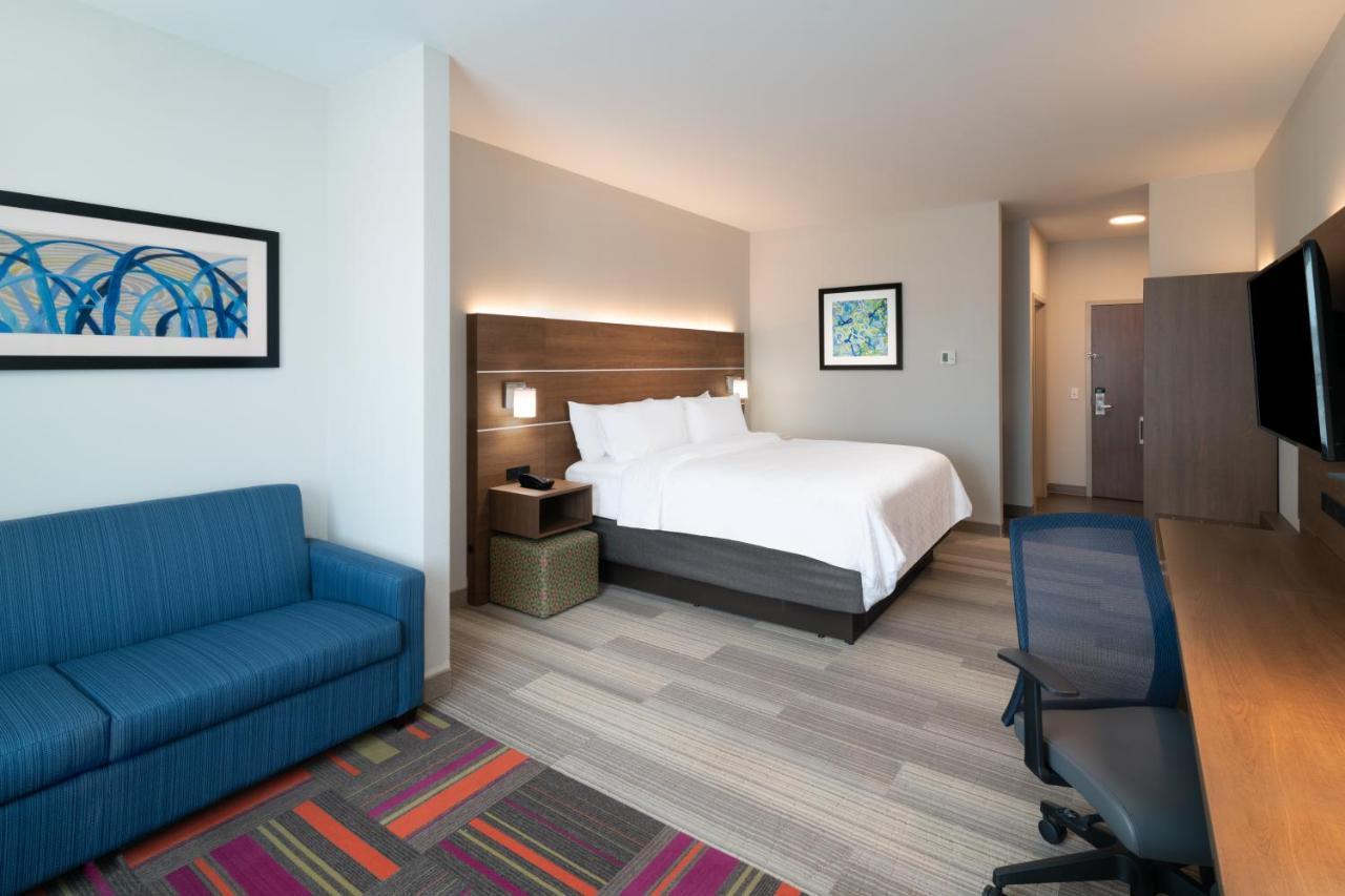 | Holiday Inn Express & Suites - St Peters, an IHG Hotel
