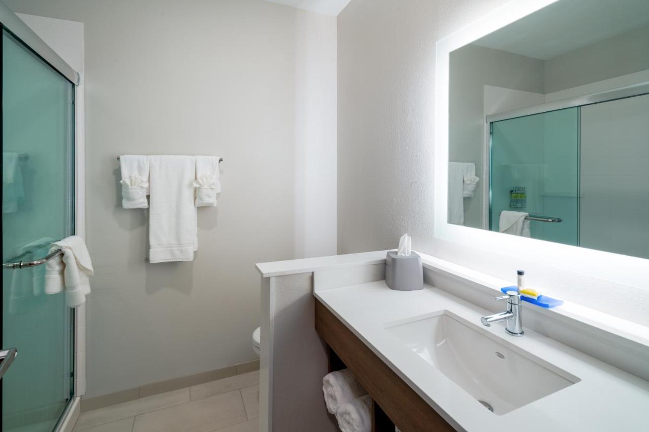 | Holiday Inn Express & Suites - St Peters, an IHG Hotel