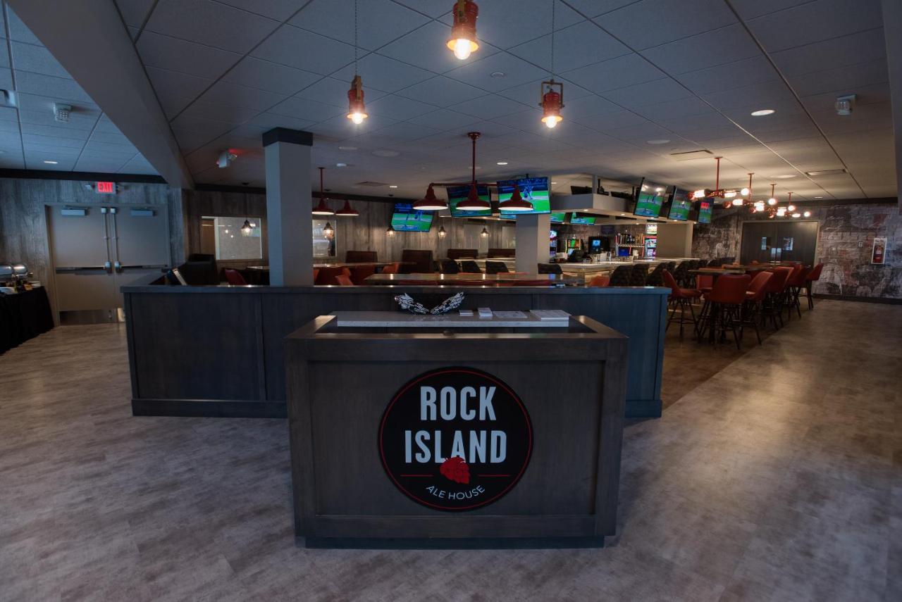 | Holiday Inn Rock Island-Quad Cities, an IHG Hotel