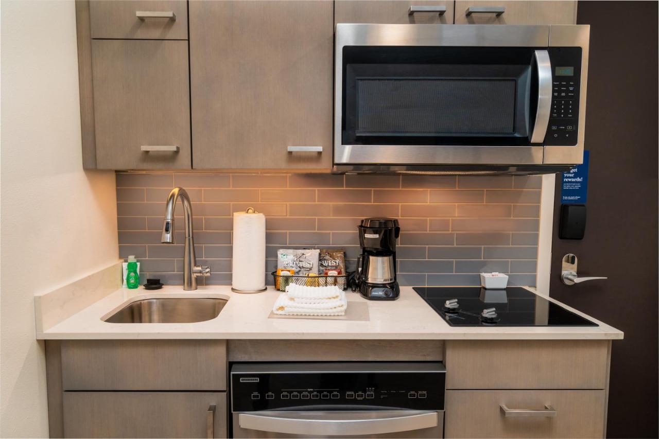 Junior Suite at Hyatt House Nashville/Franklin/Cool Springs