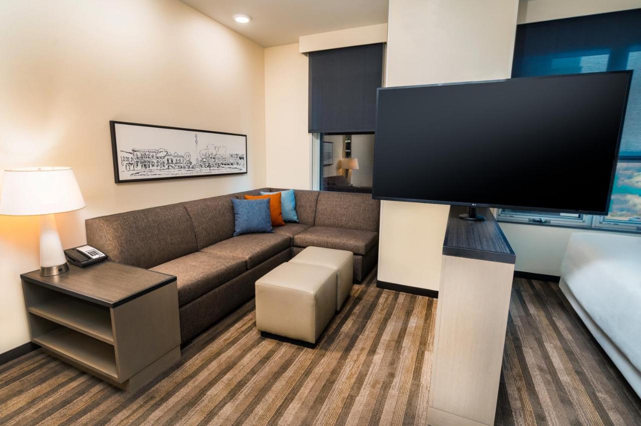 King Room With Roll-In Shower - Disablity Access at Hyatt House Nashville/Franklin/Cool Springs