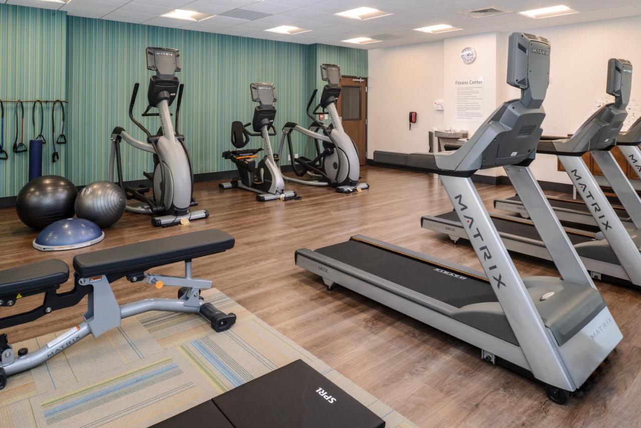 | Holiday Inn Express & Suites St. Petersburg - Madeira Beach, an IHG Hotel